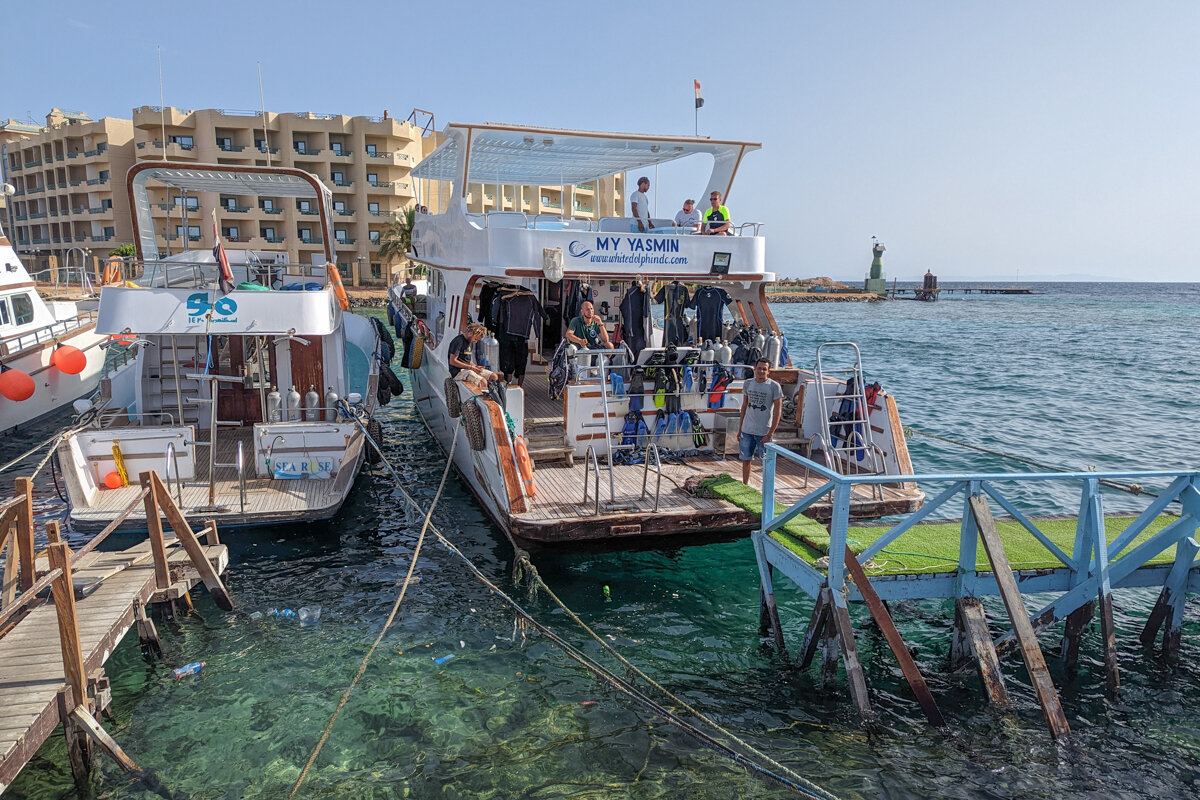 Bateau d'une excursion plongée à Hurghada