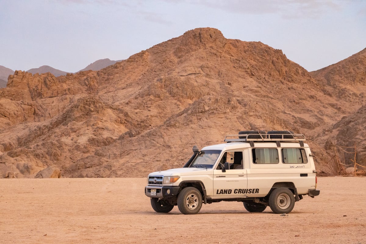 Jeep de l'excursion dans le désert d'Hurghada