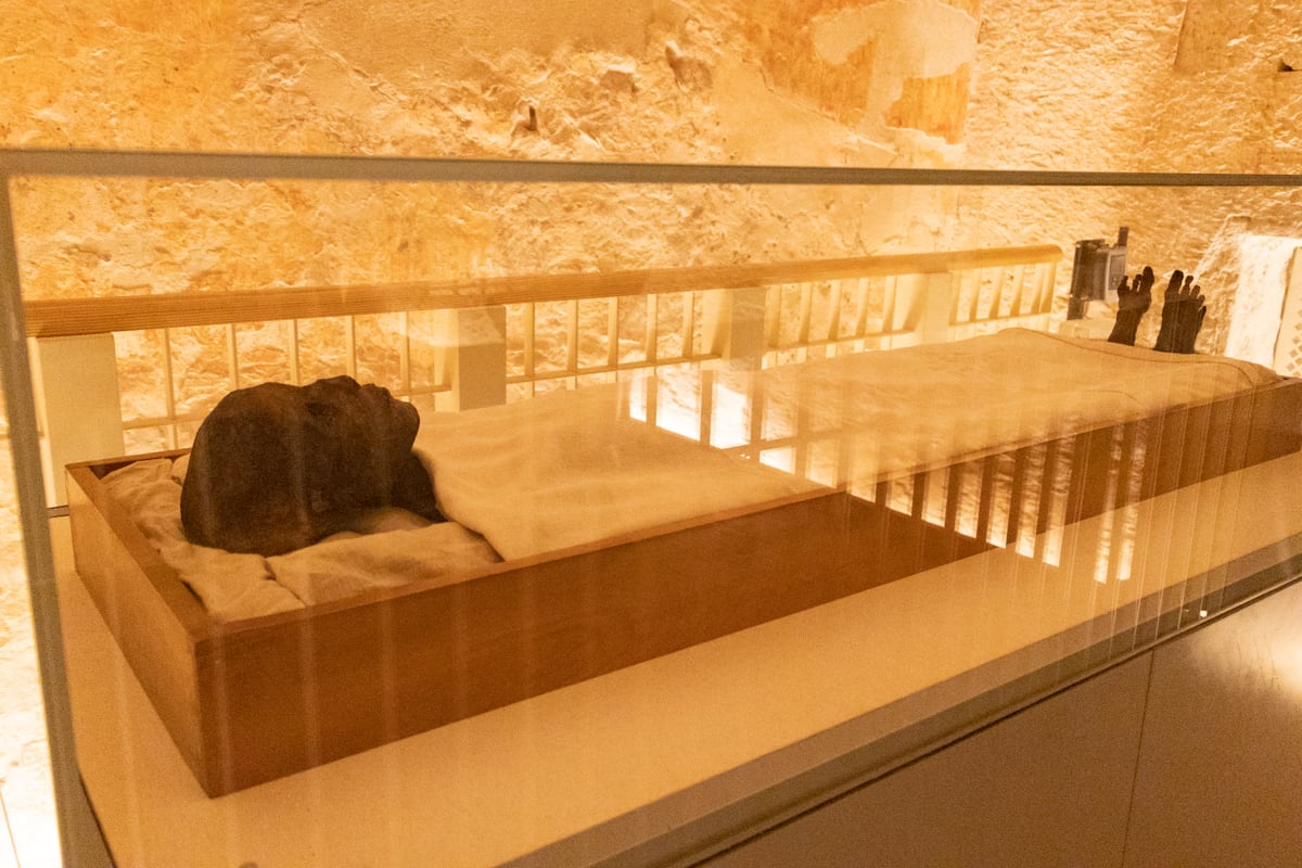 Momie de Toutânkhamon dans la Vallée des Rois à Louxor