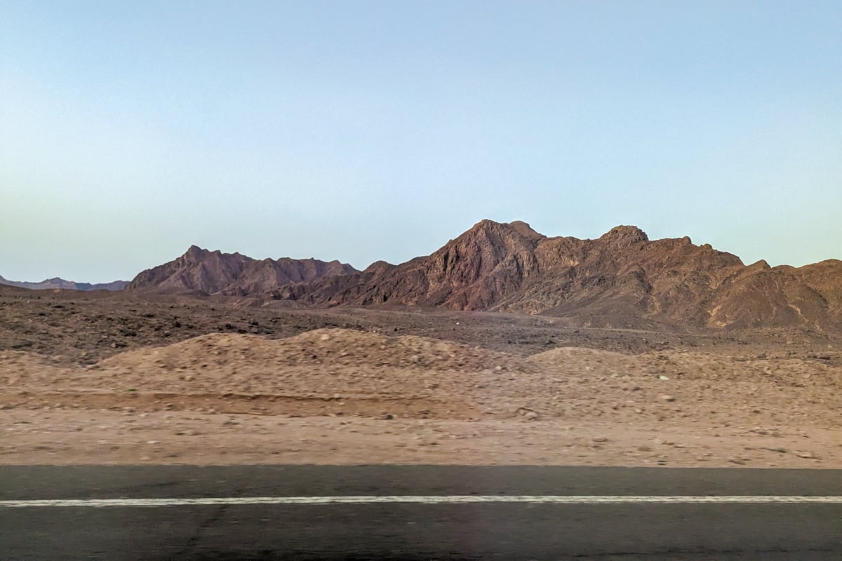Montagnes dans le désert d'Hurghada