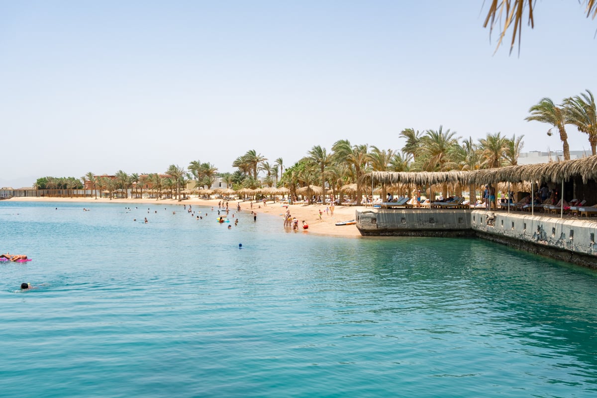 Plage du Sindbad et d'hôtels à Hurghada