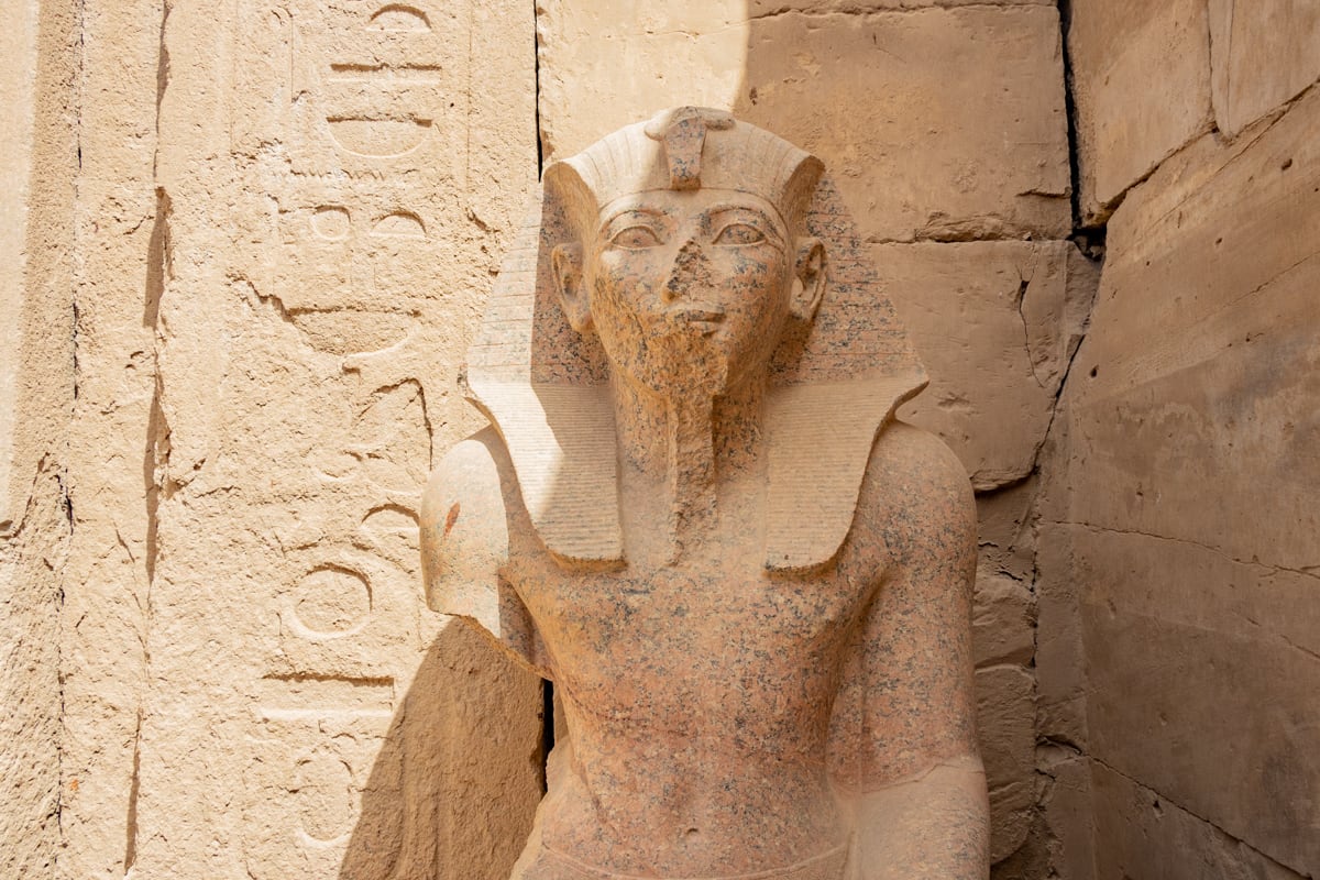 Statue du temple de Karnac à Louxor