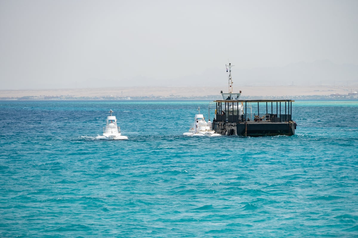 Quai des sous-marins dans la mer Rouge à Hurghada
