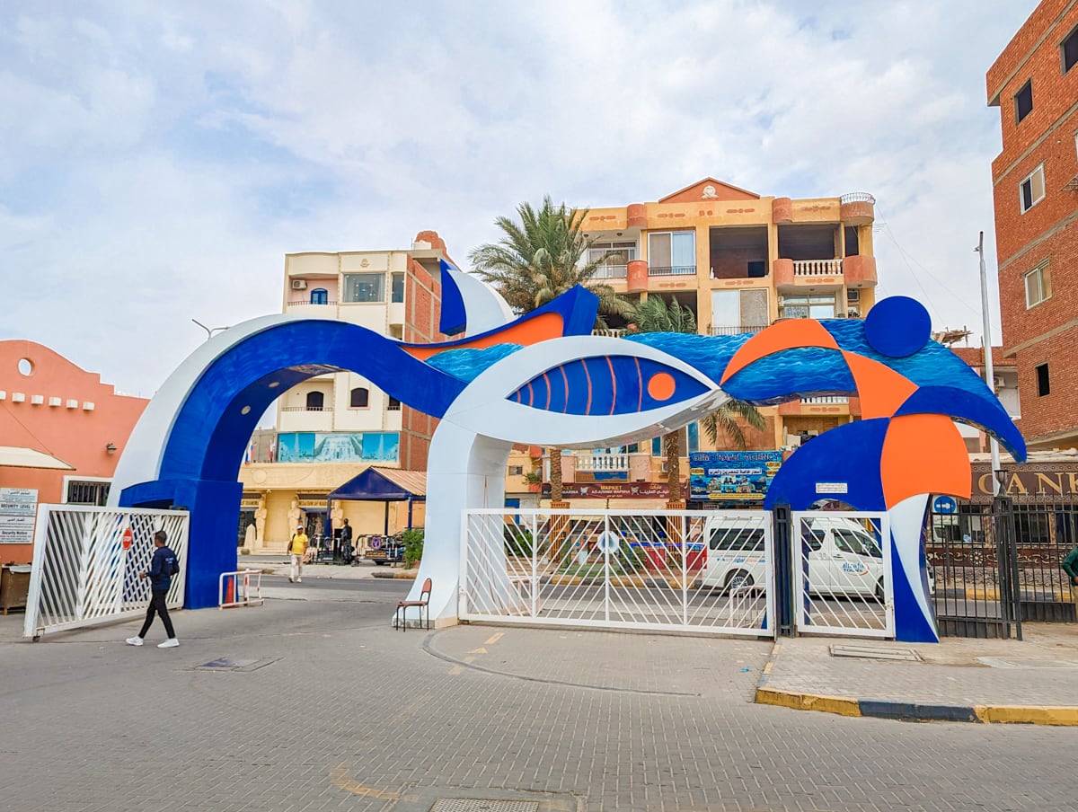 Porte d'entrée de la marina d'Hurghada