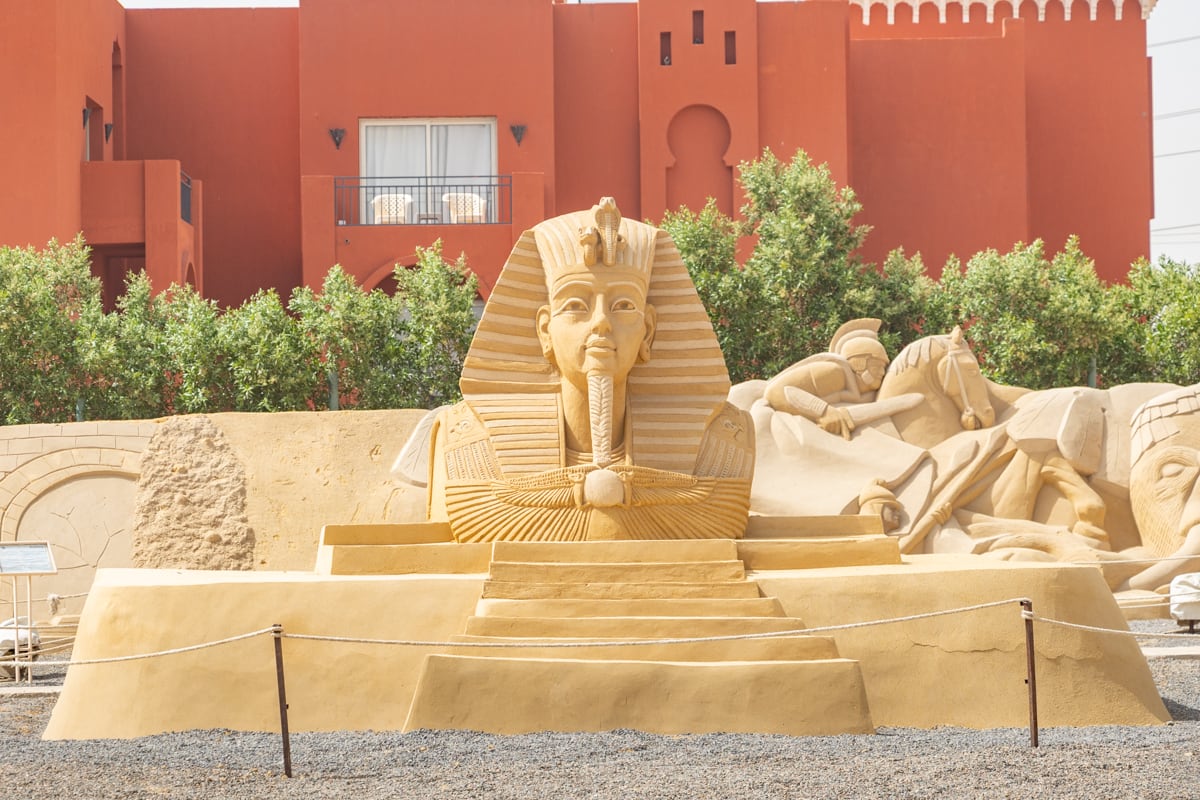 Statue égyptienne du Sand City d'Hurghada